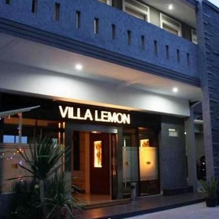 วิลลาเลม่อน Hotel เล็มบัง ภายนอก รูปภาพ