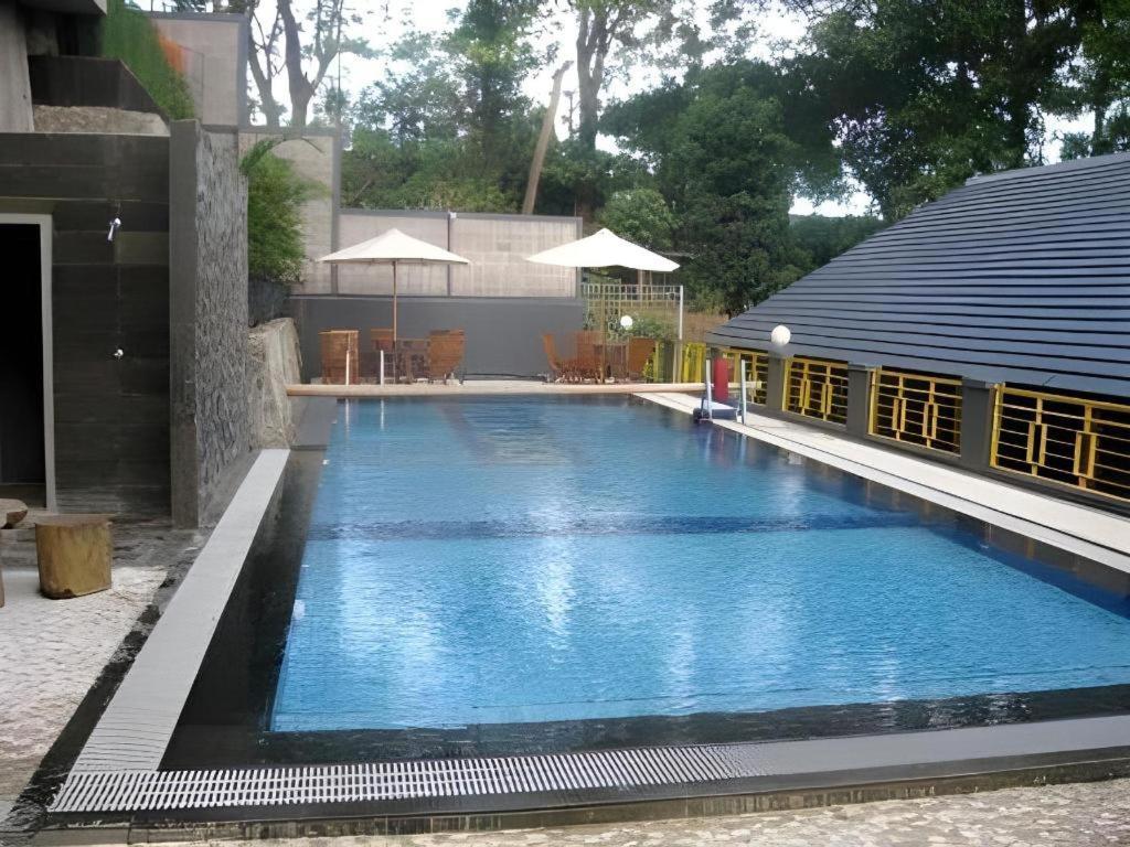 วิลลาเลม่อน Hotel เล็มบัง ภายนอก รูปภาพ