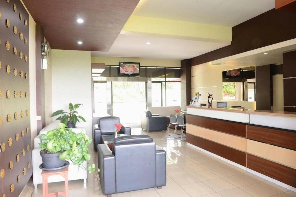 วิลลาเลม่อน Hotel เล็มบัง ภายนอก รูปภาพ