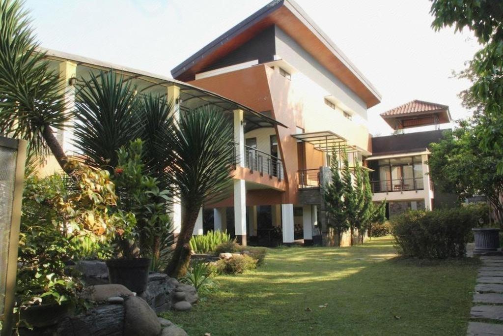 วิลลาเลม่อน Hotel เล็มบัง ภายนอก รูปภาพ