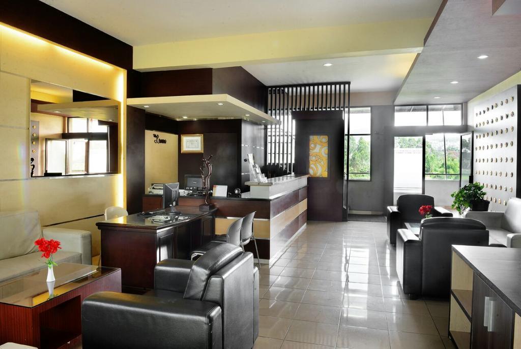 วิลลาเลม่อน Hotel เล็มบัง ภายนอก รูปภาพ