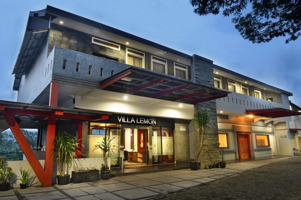 วิลลาเลม่อน Hotel เล็มบัง ภายนอก รูปภาพ